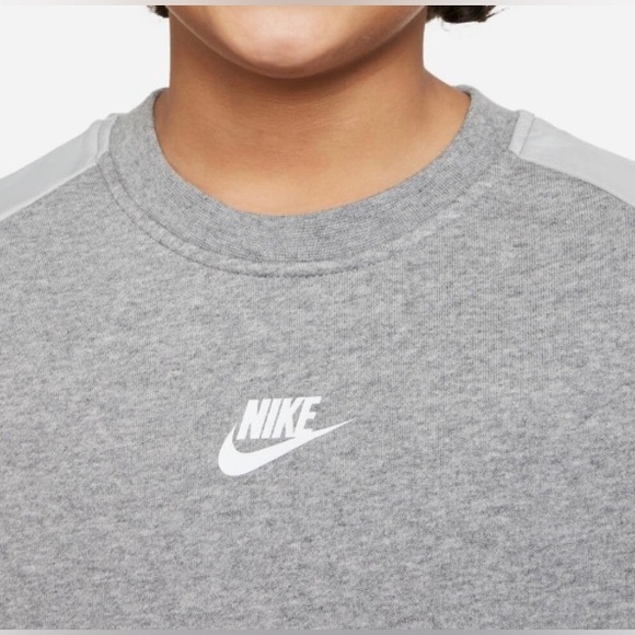 NWT Nike Boys Cargo Pocket Sweatshirt - Picture 3 of 7